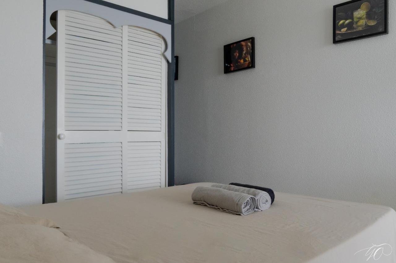 Gap Apartment Ле Диамант Екстериор снимка