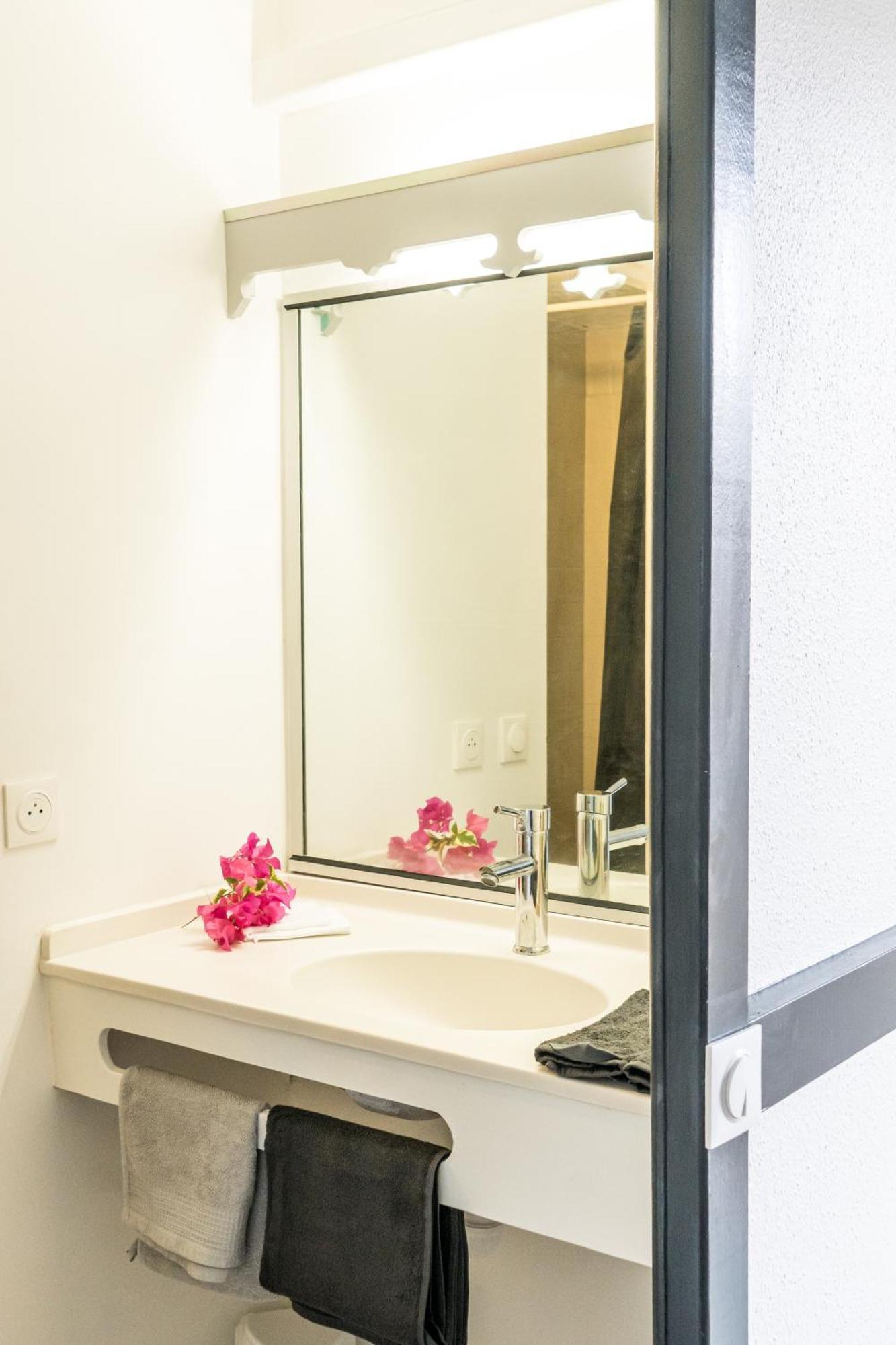 Gap Apartment Ле Диамант Екстериор снимка